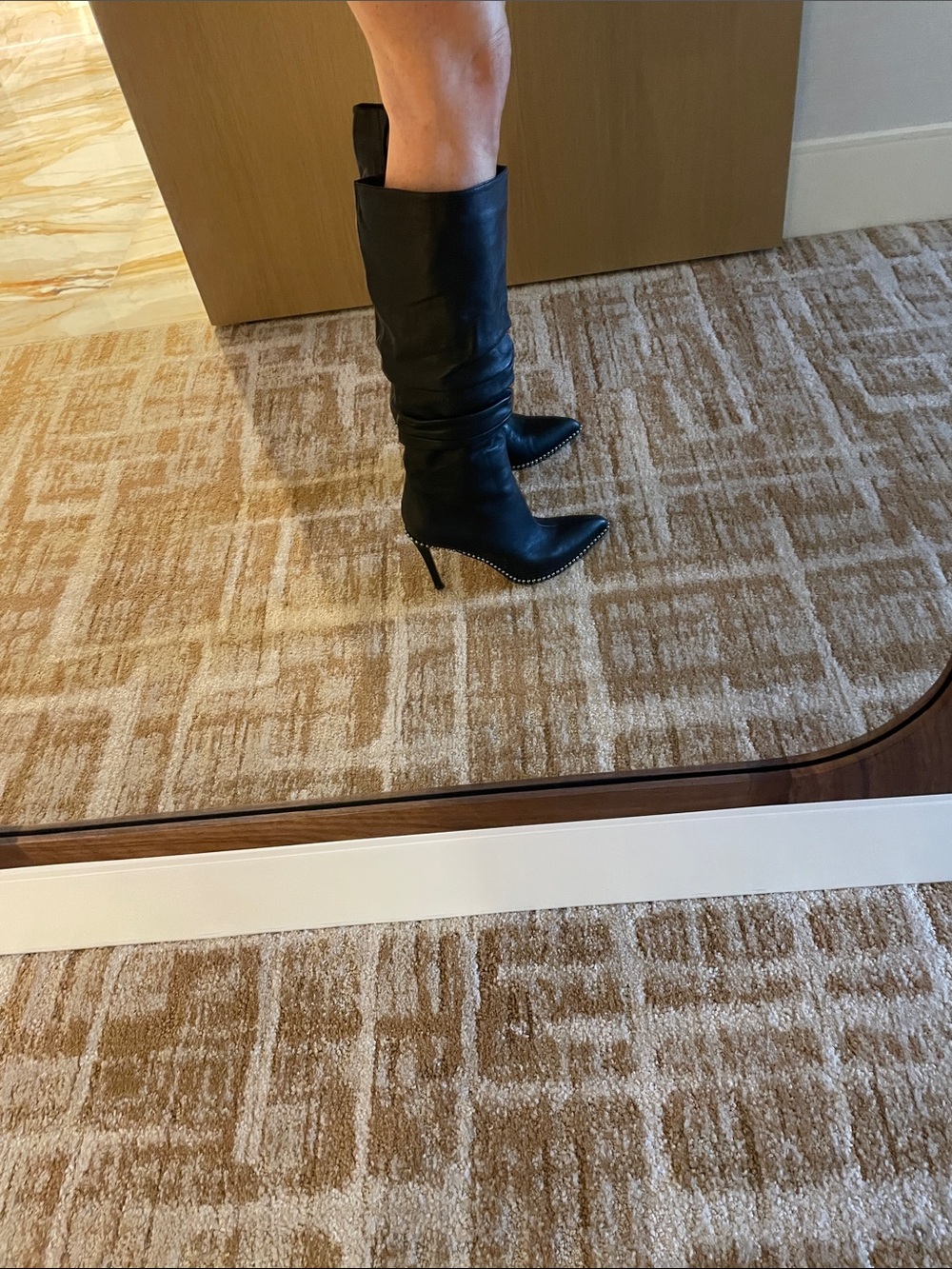 BCBGeneration Black Pointed-Toe Stiletto just under the Knee Boots size 8M/38.5